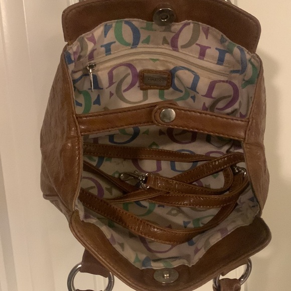 Guess purse - Picture 3 of 3